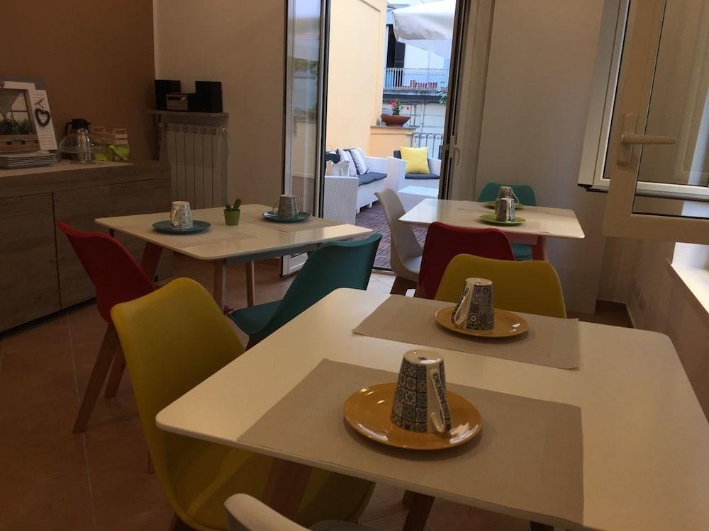Hotiday Room Collection - Napoli Residenza Scarlatti Dış mekan fotoğraf